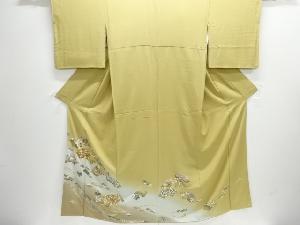 地紙に花古典柄刺繍色留袖